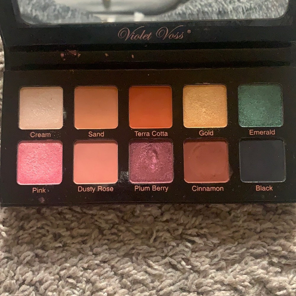 Violet Voss essentials palette